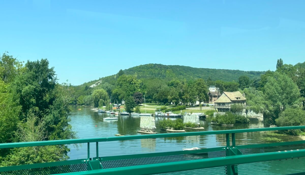 Le Vieu Moulin Bridge