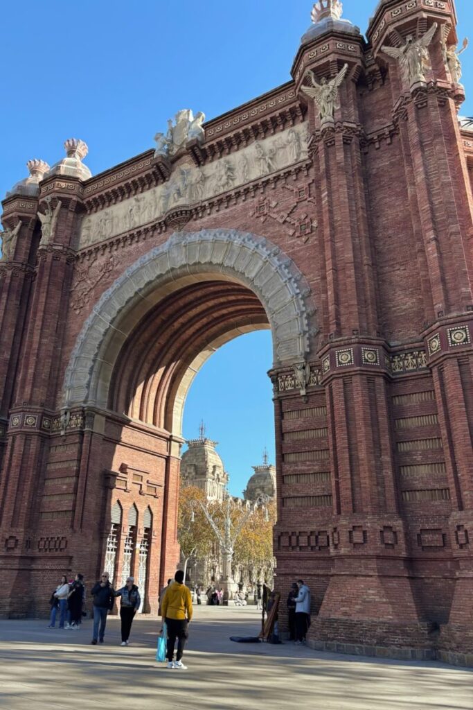 arc de triampe Barcelona in Winter